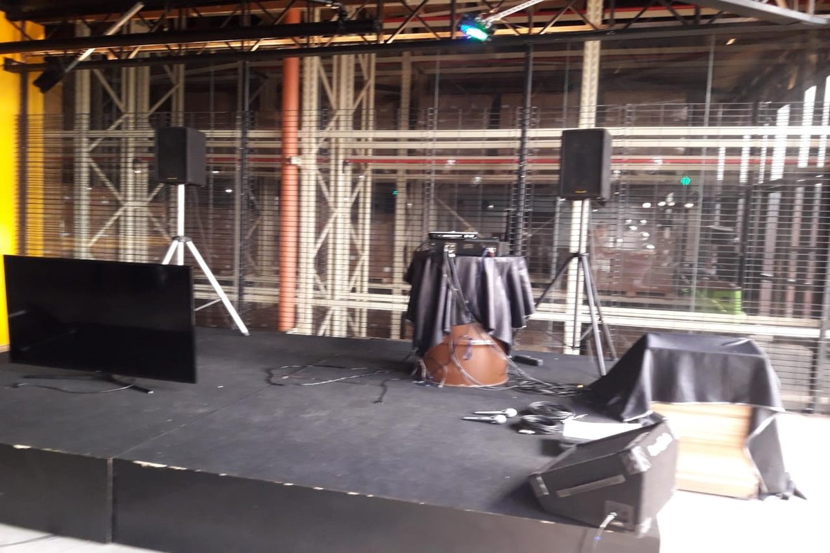 Karaokê para festas na Grande São Paulo — montagem profissional